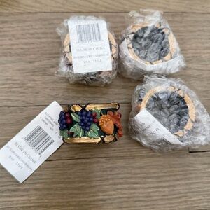 NEW Tobin Home Fashions Vintage Set of Four Napkin Rings Gold Acorns & Berries